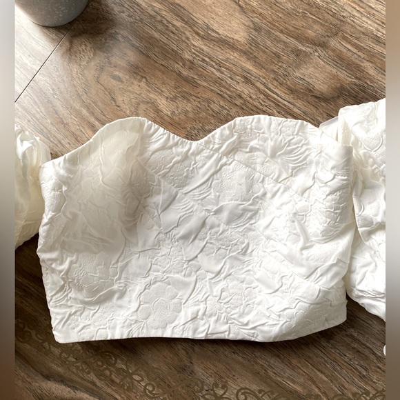 Off-shoulder top ( new 99%) - Picture 3 of 7